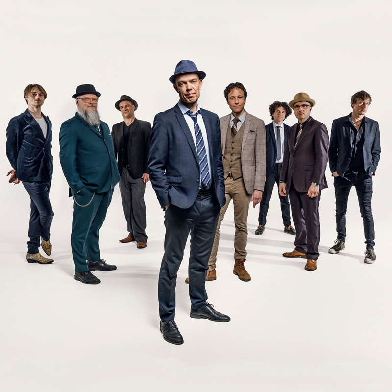 THORBJØRN RISAGER & THE BLACK TORNADO